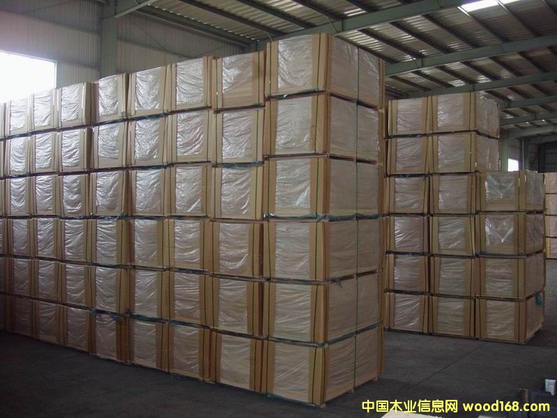 ����鿴��ľ�ذ���ķŴ�ͼƬ