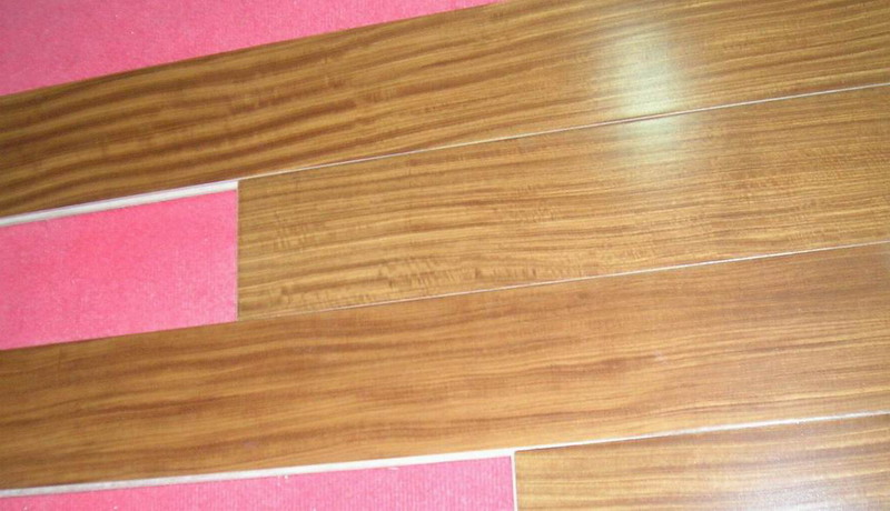 ����鿴̩�ֻ�1�Ŵ�ͼƬ