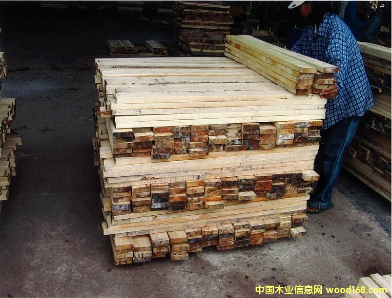 ����鿴��ľ��ķŴ�ͼƬ