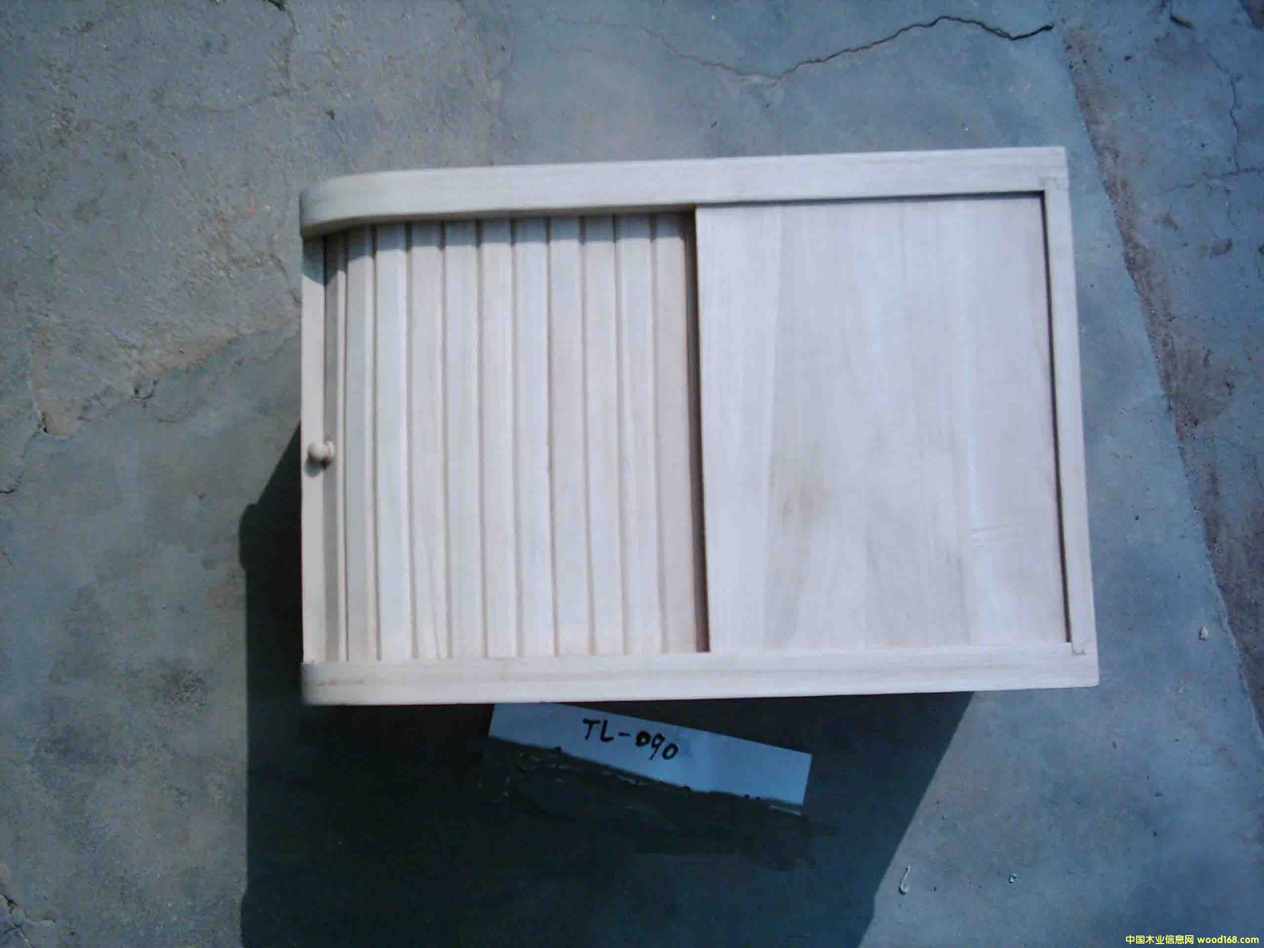 ����鿴�׺зŴ�ͼƬ