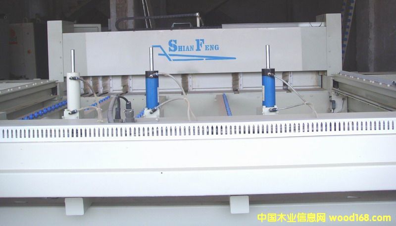 ����鿴̨���ȷ���Բð���Ŵ�ͼƬ