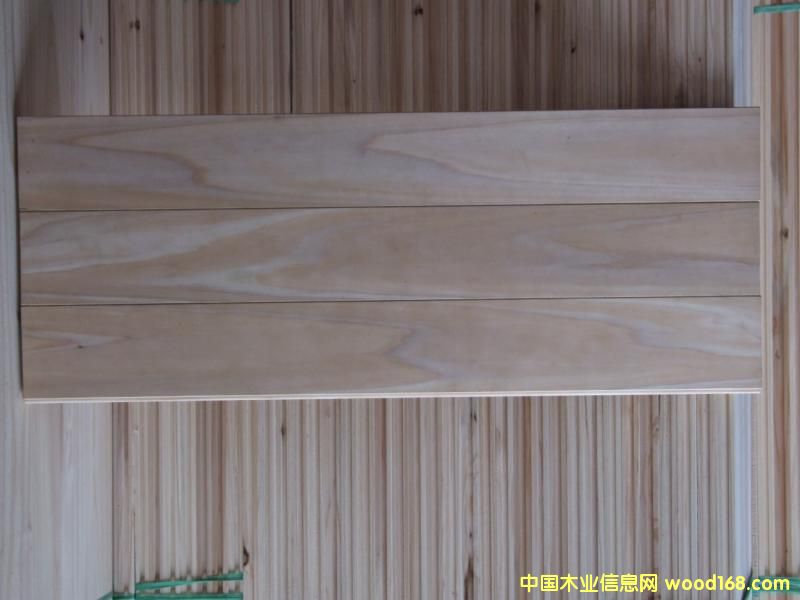 ����鿴ɼľ�ذ�Ŵ�ͼƬ