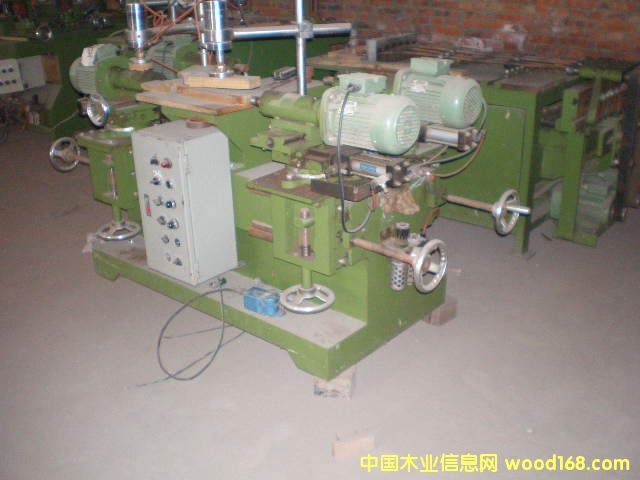 ����鿴̨����ʽ�Ŀ�����ϸ����