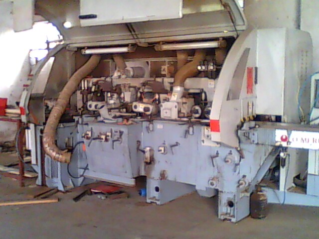 ����鿴�๦����Ƭ���Ŵ�ͼƬ