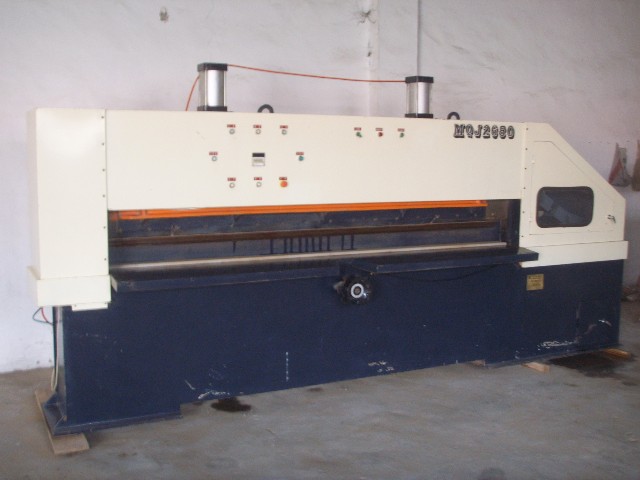 ��ľ���л�