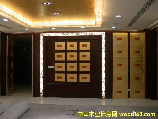 ����鿴�����ұ���ǽ�Ŵ�ͼƬ