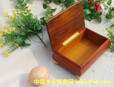 ����ľ����ʦѩ���̺�