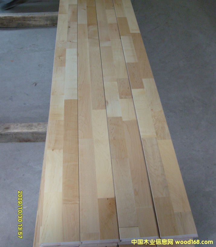 ����鿴��ľ�����ذ�Ŵ�ͼƬ