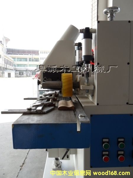 ľ����еL��ľ�߻�