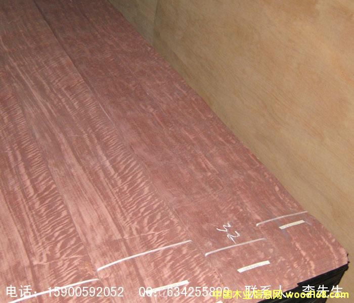 ����װ���²ġ���ȾɫľƤ