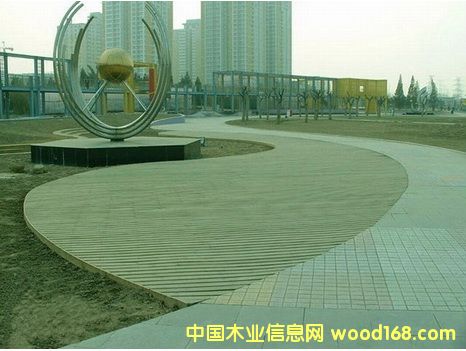 ���Ϸ���ľ�ذ�