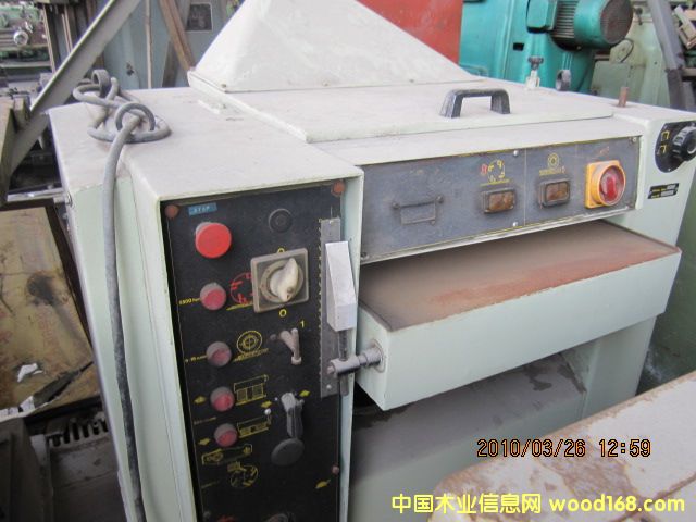 ���۶���ľ������ѹ��