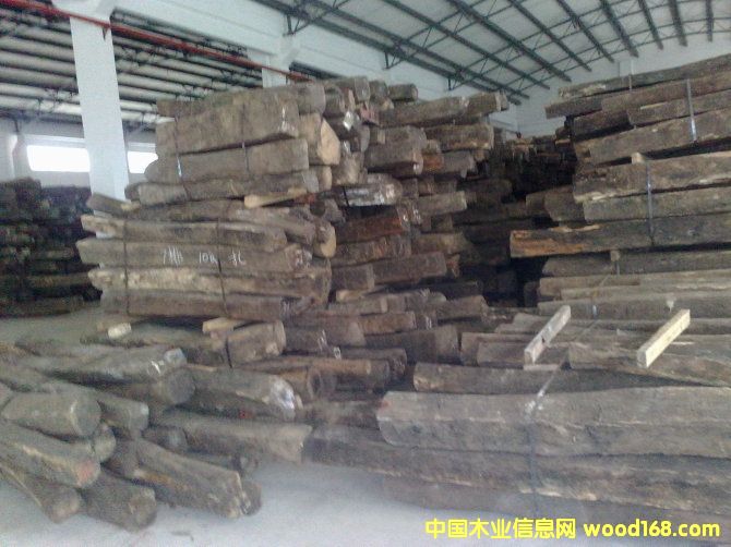 ����鿴����֦�Ŵ�ͼƬ