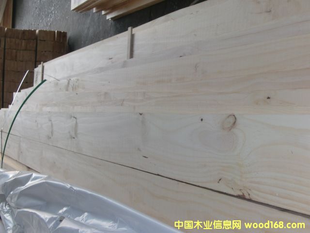 辐射松木板材的详细介绍