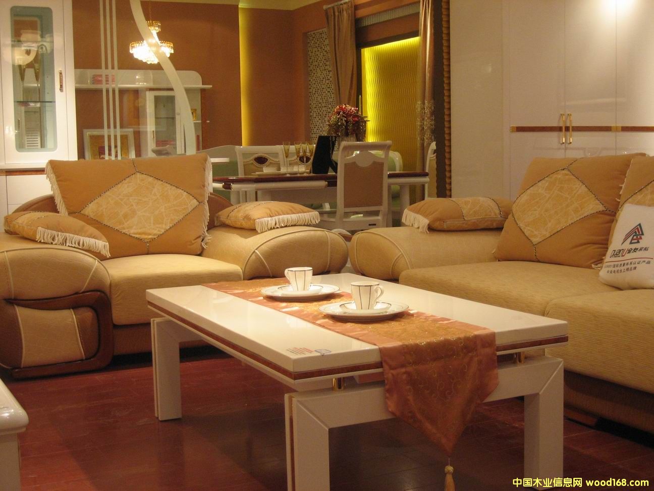 ����鿴ŷ���·�82799�輸�Ŵ�ͼƬ