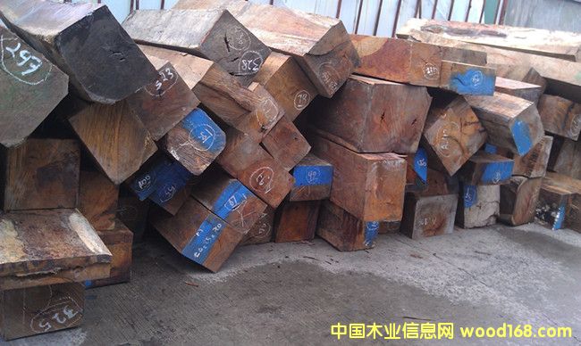 ���λ���