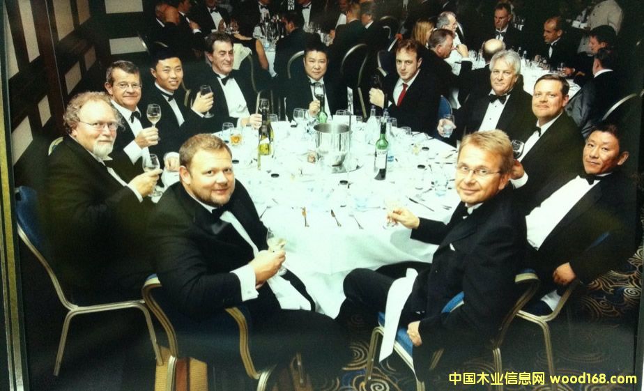 ջɭóӢ׶ؾʢĽϰͻ