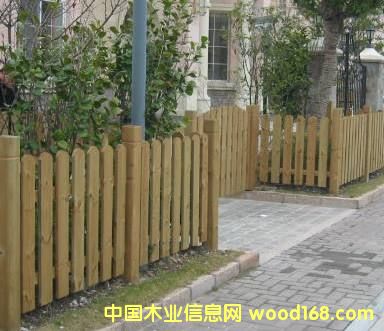 ����鿴����ľΧ���Ŵ�ͼƬ