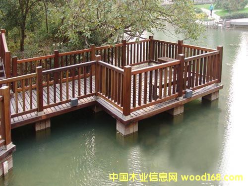 ɽ������ľ��ˮƽ̨