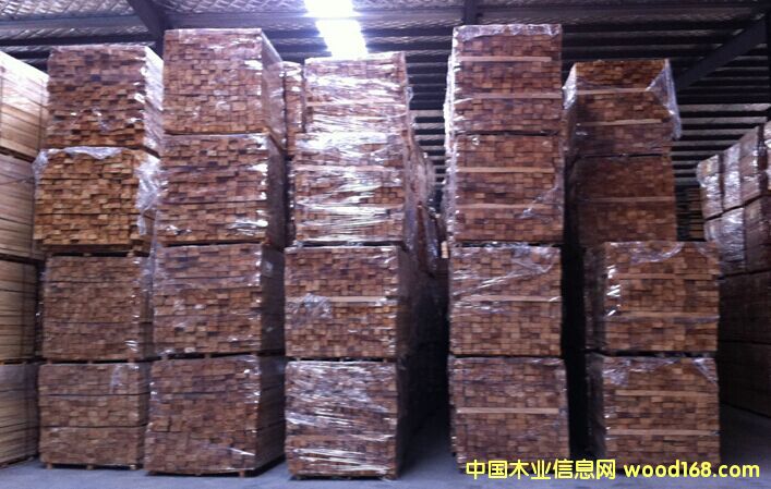 ����鿴Խ�����½�ľ�Ŵ�ͼƬ