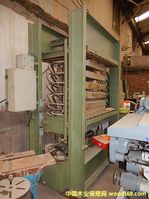 ������α���ѹ���Ĳ�