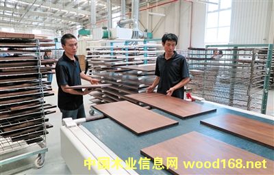 �������˰���ʵ�����������ҵ���