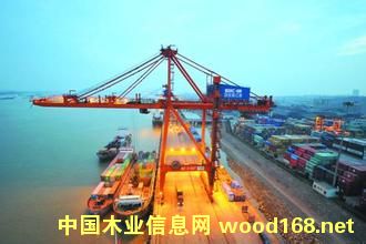 �й�ľ�Ĳ�ҵ��һ�������޸۽��е����ּ���ԭľ��������70%