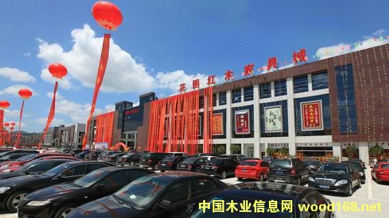 ����������԰��ľ�Ҿ߳�