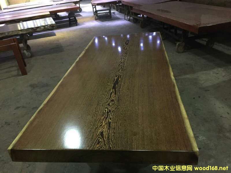 ����ľ�����