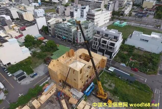 CLT-δ�����и����Ե�ľ�ṹ����