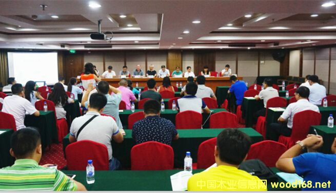 ���Ի����ϰ�˫������Ӧ�Թ�����̸���ڱ����ٿ�