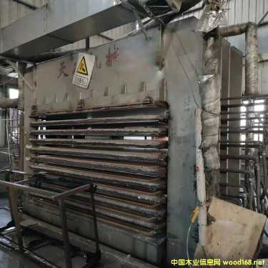 板材贴面设备二手天力多层贴面压机