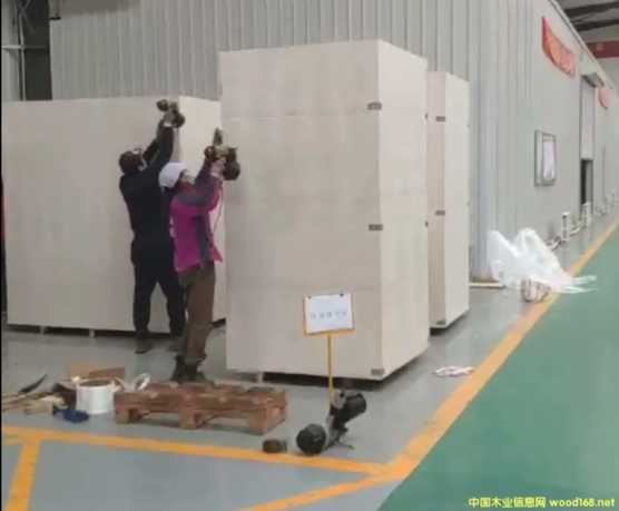 �������ƴ���ľ��װ��